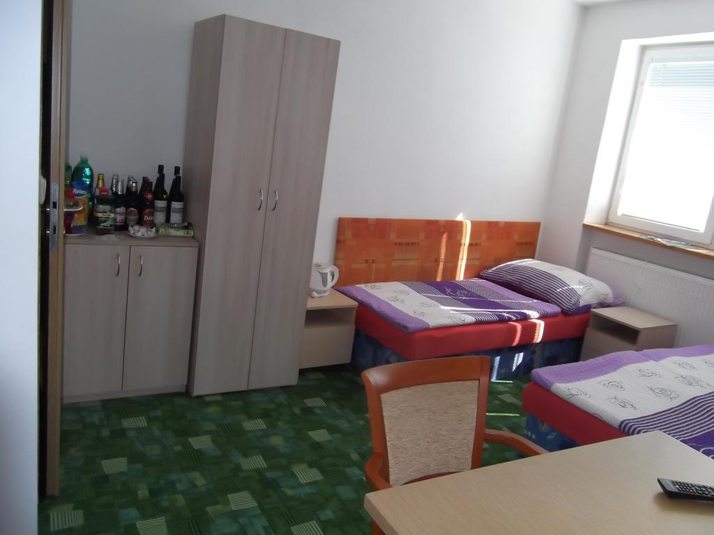 Penzion Apartmany Zlín Værelse billede
