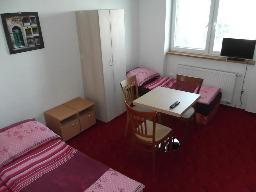Penzion Apartmany Zlín Værelse billede